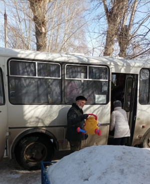 Очередная благотворительная акция по доставке вещей малоимущим и многодетным семьям прошла в Покровском благочинии