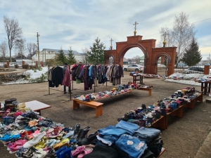 На территории храма Пресвятой Троицы с. Чистопольские Выселки организована благотворительная ярмарка