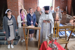 В день престольного праздника в строящемся храме  святой блаженной Ксении Петербургской  был совершен молебен