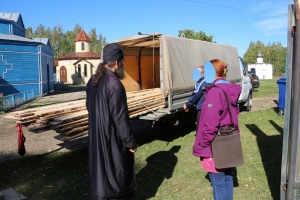 Свято-Авраамиевский храм г. Болгара продолжает оказание помощи многодетным семьям пиломатериалом