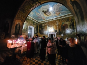 За ночным богослужением в храме Казанской иконы Божией Матери г. Чистополь вознесли  молитвы о Российском воинстве