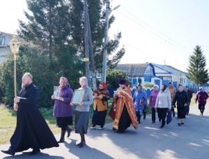 Крестный ход прошёл в одном из приходов Покровского благочиния