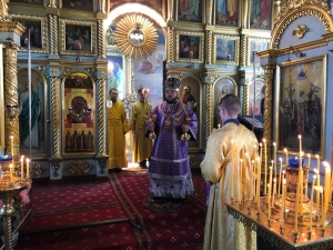 В Неделю 4-ю Великого поста епископ Игнатий совершил Божественную литургию в храме Казанской иконы Божией Матери г. Чистополь