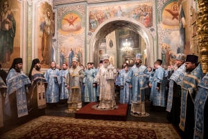  В канун праздника Благовещения архипастыри Татарстанской митрополии совершили всенощное бдение в Благовещенском соборе Казанского кремля