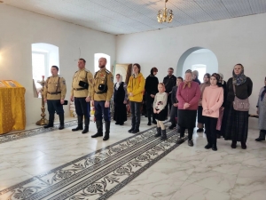 Воспитанники воскресной школы при храме Воскресения Христова г. Нижнекамска посетили с экскурсией молитвенный дом Богоявления Господня