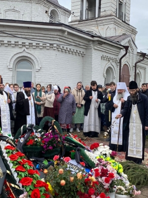 В сороковой день со дня кончины иерея Анатолия Григорьева в Богоявленском храме в селе Исаково совершены заупокойная Литургия и панихида