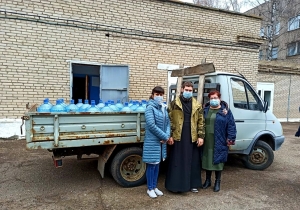 Приход Сергия Радонежского г. Чистополь оказал очередную благотворительную помощь медицинским работникам временного инфекционного госпиталя Чистопольской ЦРБ