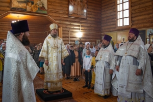 Епископ Пахомий совершил Литургию в Троицком храме с. Куркуль Алексеевского района 