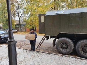 Сотрудники и прихожане храмов Чистопольской епархии участвуют в сборе и сортировке гуманитарной помощи