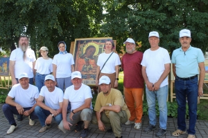 Художники из разных городов страны запечатлели на своих картинах старинные храмы епархии