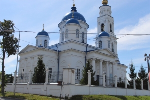 В праздник Покрова Пресвятой Богородицы, Преосвященнейший Игнатий, епископ Чистопольский и Нижнекамский совершил Божественную литургию в Свято-Никольском соборе г. Чистополь