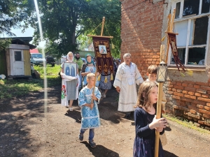 В престольный праздник в молитвенном доме прп.Сергия Радонежского совершено праздничное богослужение с крестным ходом