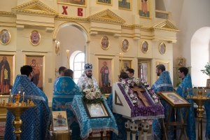 Архиерейское богослужение в праздник Благовещения Пресвятой Богородицы в храме Казанской иконы Божией Матери на архиерейском подворье в честь св. прав. Иоанна Кронштадтского