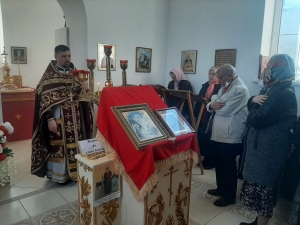 В день памяти великомученика Георгия Победоносца на архиерейском подворье храма в честь св. прав. Иоанна Кронштадтского пос. Красный Ключ состоялось праздничное богослужение