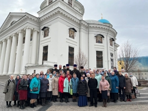 Духовенство и паломники из разных районов Чистопольской епархии приняли участие в молебне у частицы Ризы Господней