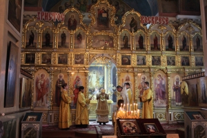 В Неделю 25-ю по Пятидесятнице епископ Игнатий совершил Божественную литургию в Свято-Никольском кафедральном соборе г. Чистополь