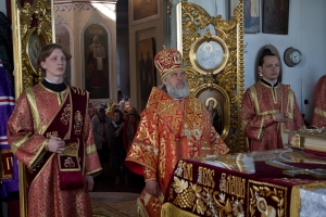 Богослужение в Свято-Никольском кафедральном соборе в Престольный праздник