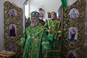 Божественная литургия в день Святого Духа в с. Шереметьевка