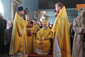 Епископ Пармен совершил Литургию в храме Казанской семинарии