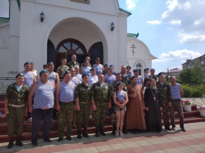 Священнослужитель Нурлатского благочиния поздравил десантников с профессиональным праздником