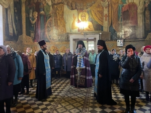 Епископ Пахомий совершил всенощное бдение в канун Покрова Пресвятой Богородицы