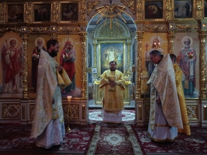 В Неделю 10-ю по Пятидесятнице епископ Игнатий совершил Литургию в Свято-Никольском кафедральном соборе г. Чистополь