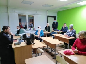 Еженедельно в воскресной школе для взрослых при храме новомучеников Чистопольских г. Чистополь проходят занятия