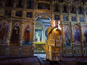 В Неделю 27-ю по Пятидесятнице епископ Игнатий совершил Божественную литургию в Свято-Никольском кафедральном соборе г. Чистополь