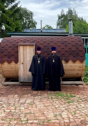Чистопольская епархия передала мобильную баню для военнослужащих