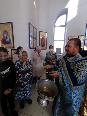 Богослужение в праздник Успения Пресвятой Богородицы в храме свт. Николая чудотворца в с. Сиктерме Хузангаево