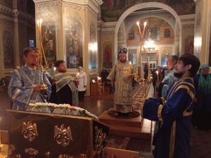 В канун праздника Покрова Пресвятой Богородицы епископ Игнатий совершил всенощное бдение в Свято-Никольском кафедральном соборе г. Чистополь