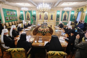 Священный Синод Русской Православной Церкви на заседании 25 августа принял послание епископату, клиру, монашествующим и мирянам в связи с нашедшим в этом году вредоносным поветрием.