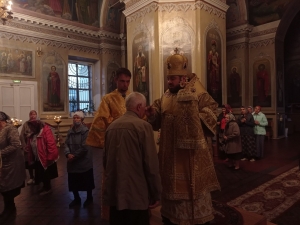 В канун Недели 17-ой по Пятидесятнице, по Воздвижении, епископ Игнатий совершил всенощное бдение в Свято-Никольском кафедральном соборе г. Чистополь