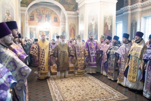 Епископ Пахомий впервые совершил богослужение в Свято-Никольском кафедральном соборе Чистополя