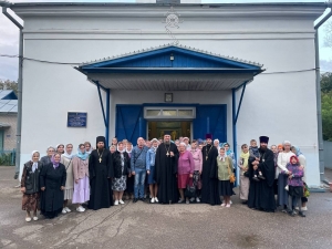 В канун воскресного дня епископ Пахомий совершил Всенощное бдение в Казанском храме Чистополя 