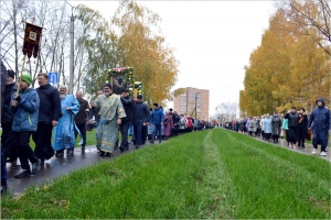 В Нижнекамске в праздник Покрова Пресвятой Богородицы состоялся городской крестный ход