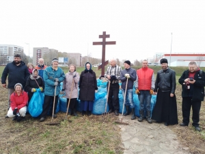 В Нижнекамске состоялся субботник на территории строительства храма в честь святителя Спиридона Тримифунтского