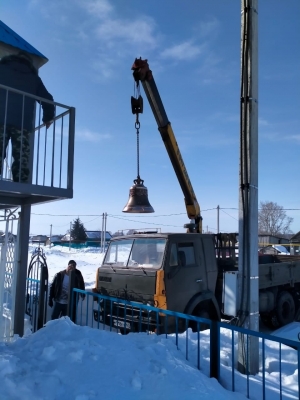 В селе Старые Кутуши Черемшанского района состоялось освящение колокола для звонницы храма Святой Троицы