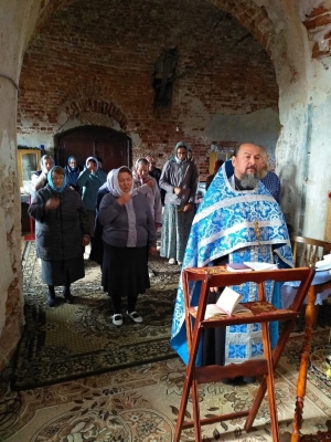 Прихожане храма Алексеевского благочиния совершили поездку по святым местам района
