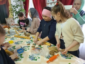 Увлекательные мастер-классы прошли в воскресной школе при приходе прп. Сергия Радонежского г. Чистополь 