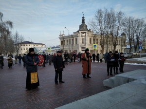 У вечного огня в Чистополе прошла память ко дню без вести пропавшего солдата.