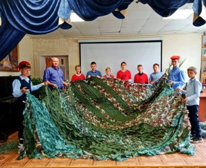 Педагоги и школьники Алексеевского благочиния присоединились к плетению маскировочных сетей