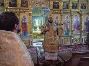 В Неделю 21-ю по Пятидесятнице епископ Игнатий совершил Божественную литургию в Свято-Никольском кафедральном соборе г. Чистополь