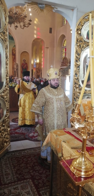 В Неделю о мытаре и фарисее епископ Игнатий совершил Божественную литургию в храме Воскресения Христова г. Нижнекамска