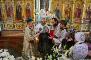 Архиерейская Божественная литургия в Великую Субботу