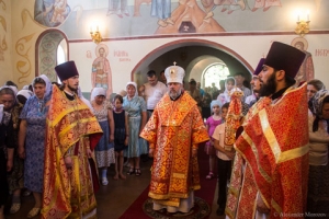 Архиерейское богослужение в храме прп. Феодосия Тотемского пгт. Аксубаево