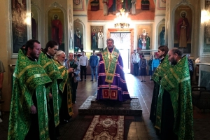 Епископ Пармен возглавил вечерню с чтением акафиста прп. Сергию Радонежскому